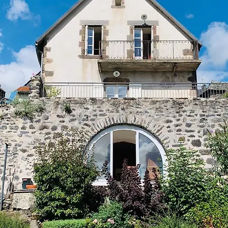 Maison Studio Avec Jardin Salers Exterior photo