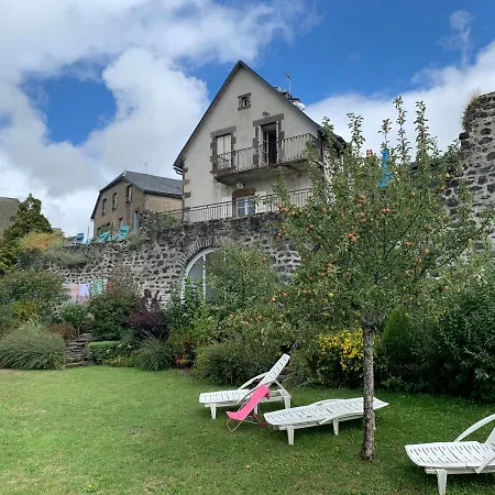 Maison Studio Avec Jardin Salers Exterior photo